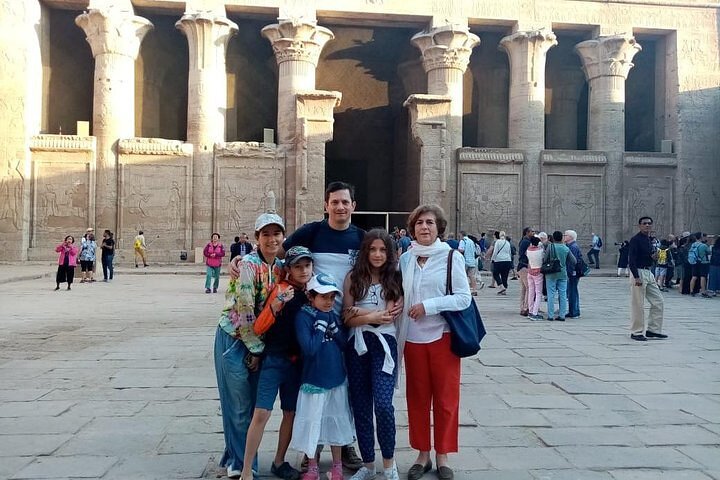 4Days Nile Cruise From Aswan To Luxor Abu Simbel and Air Balloon
