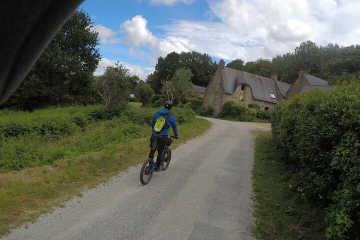 Off-road electric scooter-2h30 guided by GPS- "Carnac"