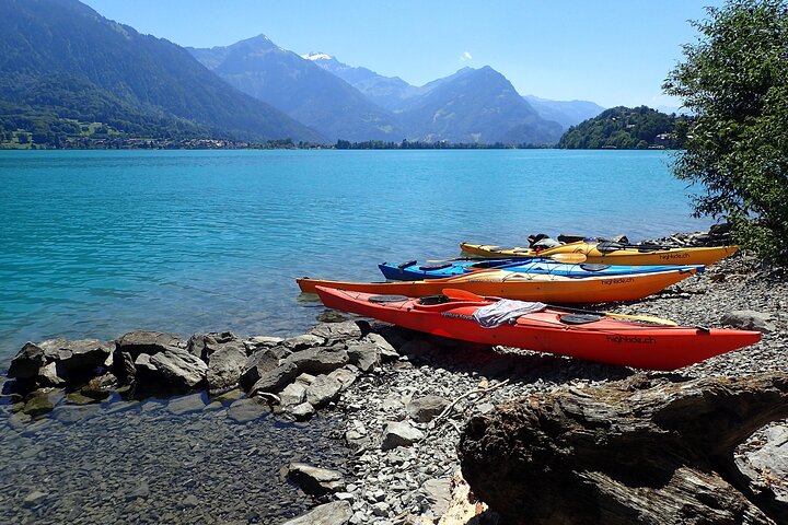 Kayak Tour of the Turquoise Lake Brienz