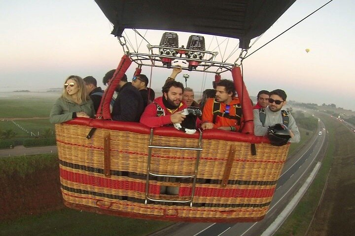 Full-Day Hot Air Balloon Experience in Boituva With Transport And Accommodation