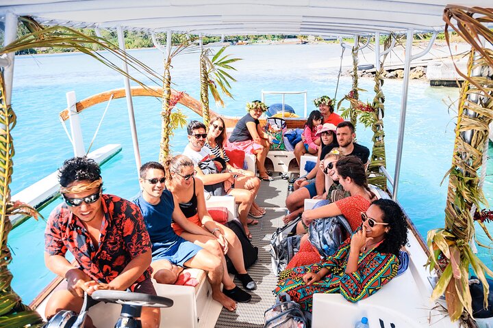 Full-Day Bora Bora Lagoon Cruise Including Snorkeling with Sharks and Stingrays