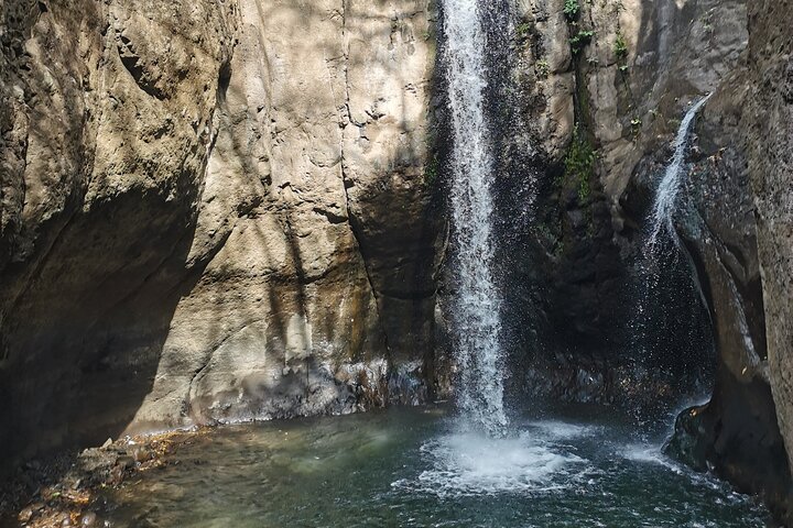Tamanique Waterfalls Complex Trek + El Tunco Beach