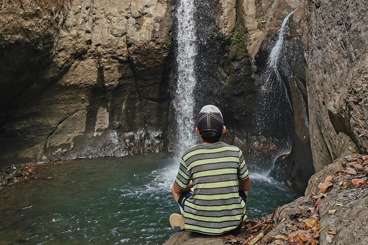 Tamanique Waterfalls Complex Trek + El Tunco Beach