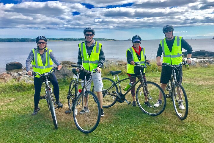 E-Bike and Bike Rentals: 7-Speed Bicycles and EBikes 3-hr Rental