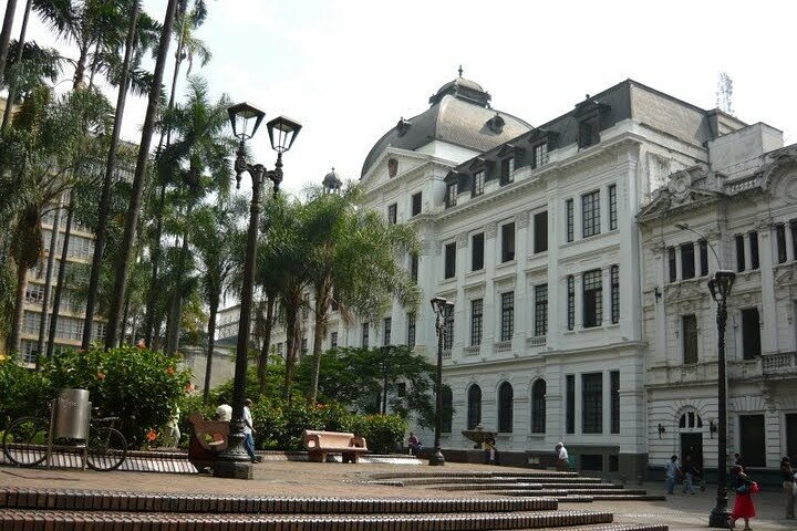 Cristo Rey, Tertulia Museum and Downtown Cali City Tour