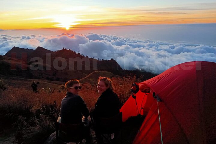 Mt Rinjani Trekking 2 Days 1 Night (Senaru Crater Rim)