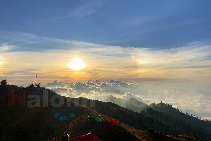 Mt Rinjani Trekking 2 Days 1 Night (Senaru Crater Rim)
