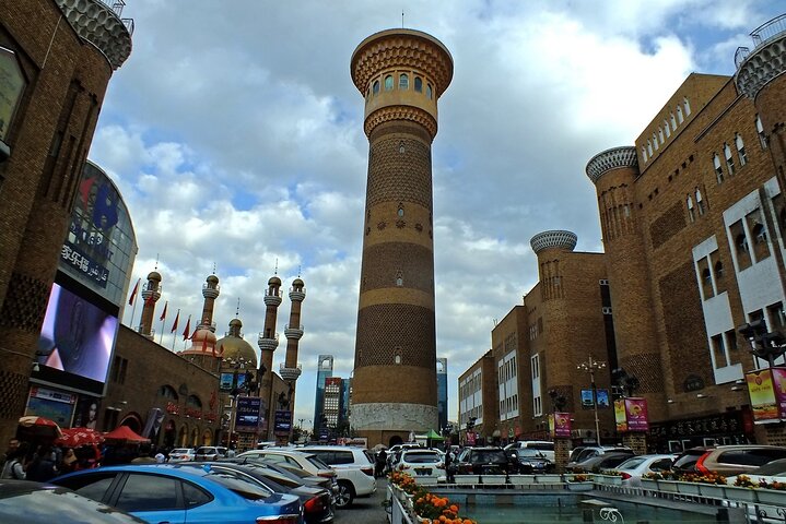 PRI Day Tour to Nanshan and Erdaoqiao Show with Dinner in Urumqi