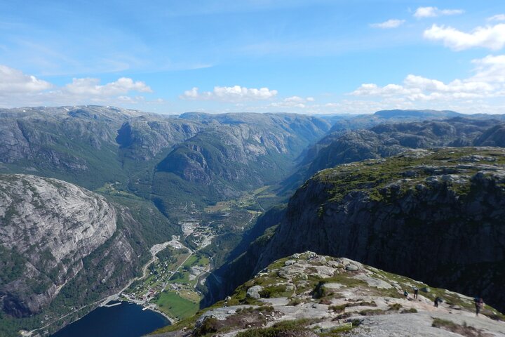 Guided hike to Kjerag and Kjeragbolten