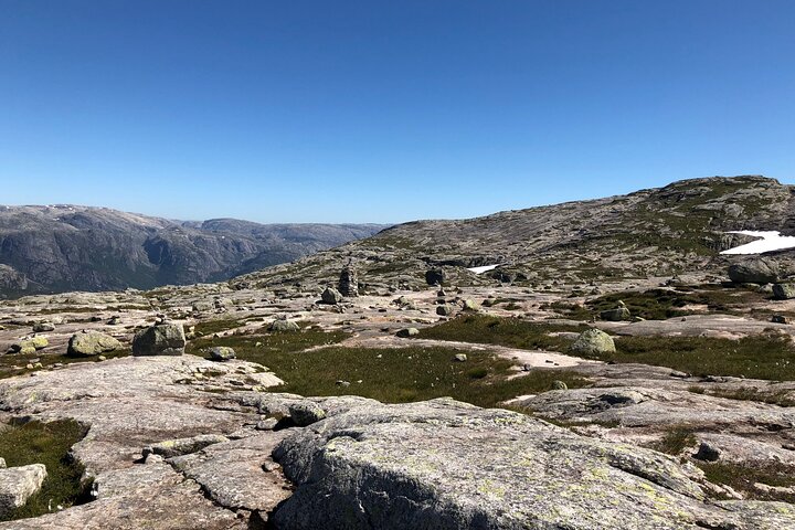 Guided hike to Kjerag and Kjeragbolten