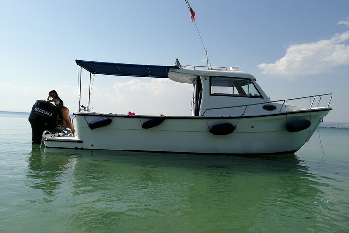 Boat tour, boat party, Dolphin watching, Fishing.