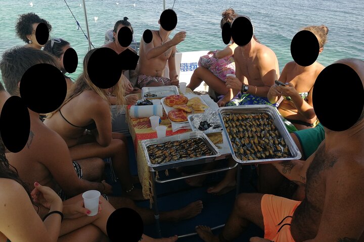 Boat tour, boat party, Dolphin watching, Fishing.