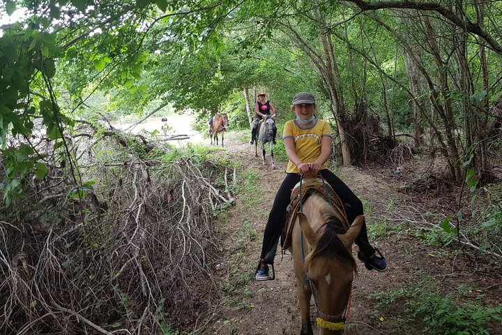 Horseback Riding Tour to Natural Hot Springs in Puerto Escondido