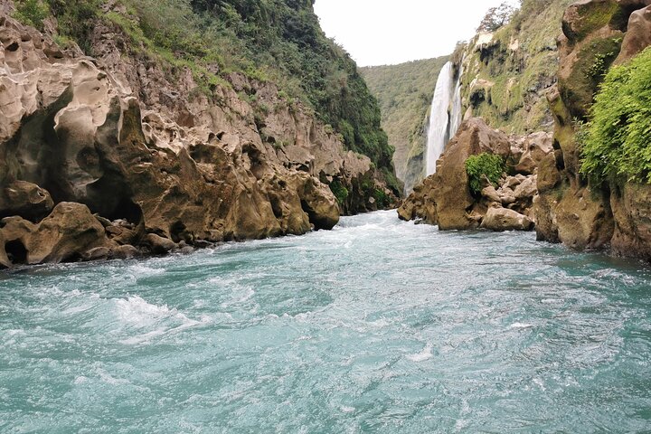 Swallow Show, Tamul Waterfall by canoe and Cenote Cueva del Agua