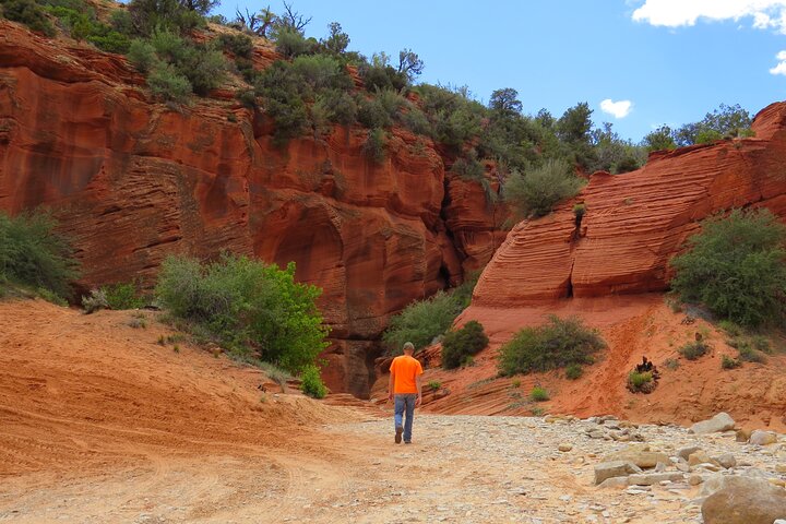 Peekaboo Slot Canyon 4WD Tour