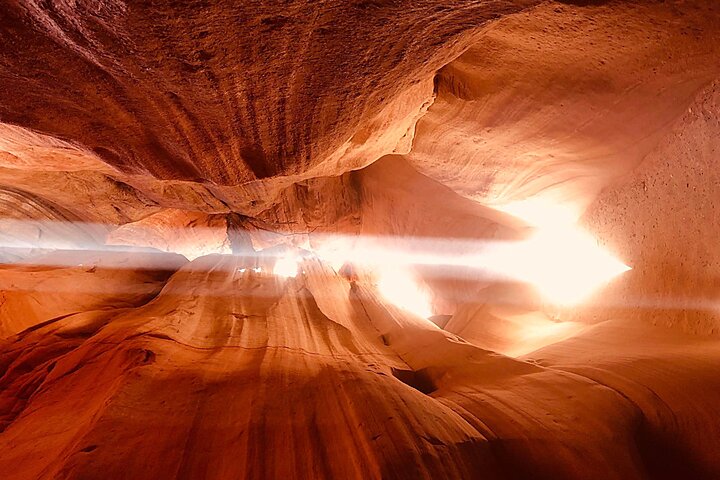 Peekaboo Slot Canyon 4WD Tour