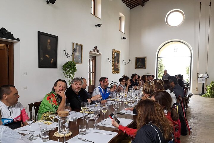 Unique EnoBike experience with tasting in 2 excellent wineries