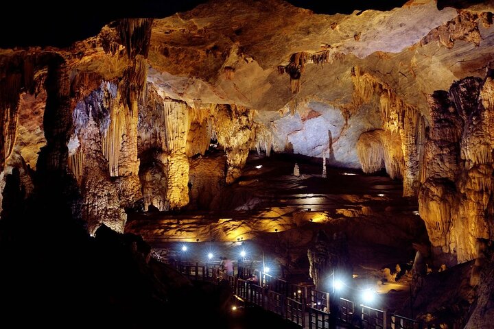 Deluxe Small Group Tour: Phong Nha Cave And Dark Cave 1 Day