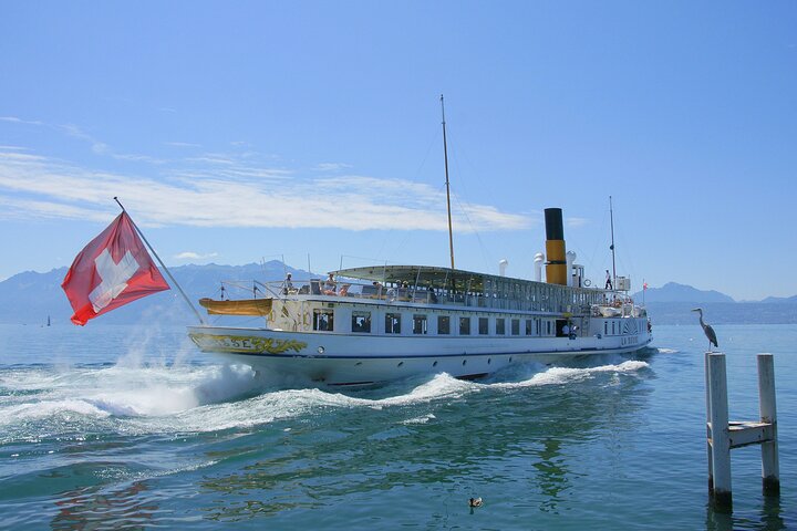 Round trip cruise from Lausanne to Chillon
