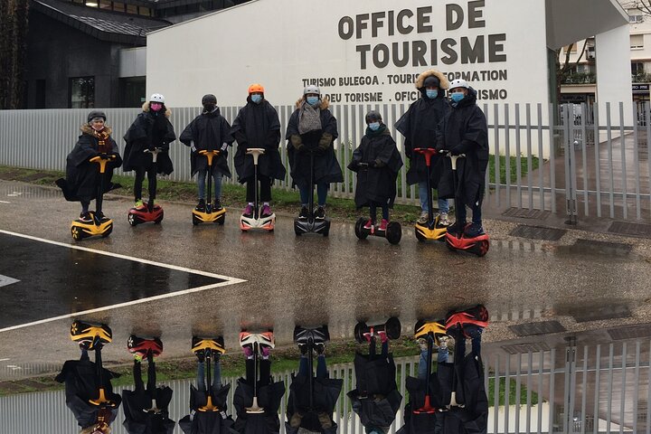 Unusual and ecological ride on a Segway and electric bike in Bayonne