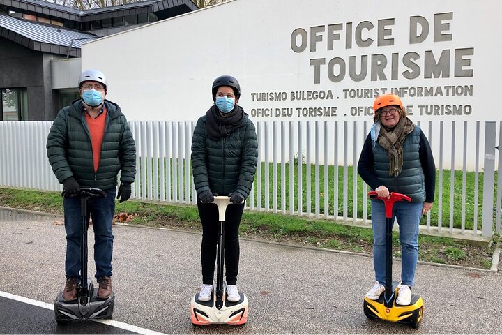 Unusual and ecological ride on a Segway and electric bike in Bayonne