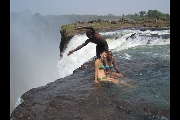 Devil's pool Livingstone Island Tour