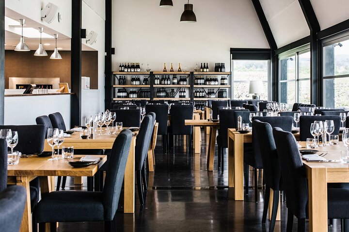 3-Hour Hunter Valley Scenic Helicopter Tour Including 3-Course Lunch from Cessnock