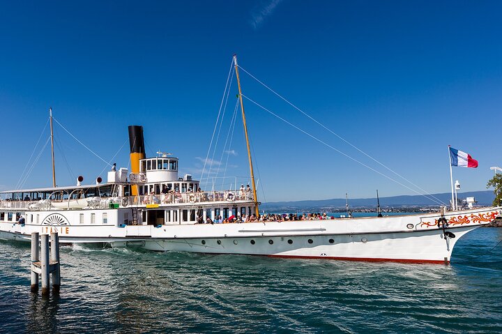 Round trip cruise from Montreux to Chillon