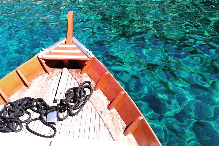 Discovering Lipari by boat (Private tour)