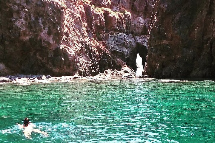 Discovering Lipari by boat (Private tour)