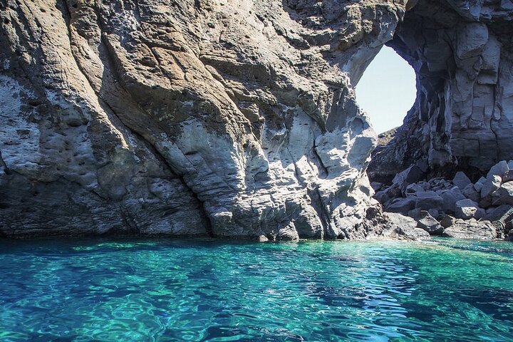 Discovering Lipari by boat (Private tour)