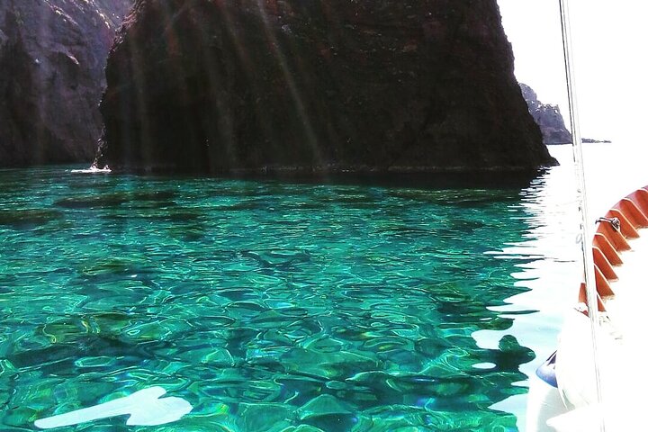 Discovering Lipari by boat (Private tour)