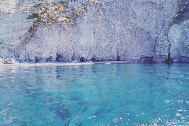 Discovering Lipari by boat (Private tour)