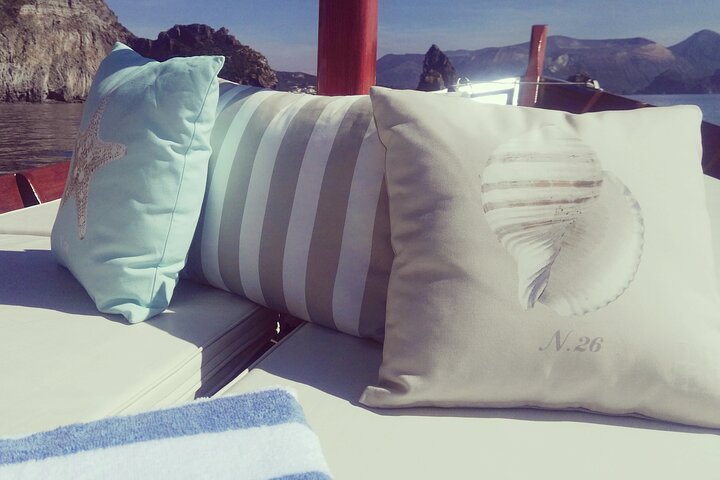 Discovering Lipari by boat (Private tour)
