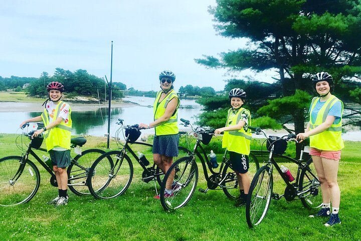 E-Bike and Bike Rentals: 7-Speed Bicycles and EBikes 3-hr Rental
