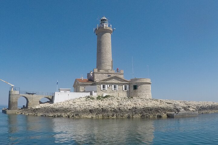 Medulin: All-Inclusive Pirate Boat Tour to Kamenjak Cave & Levan