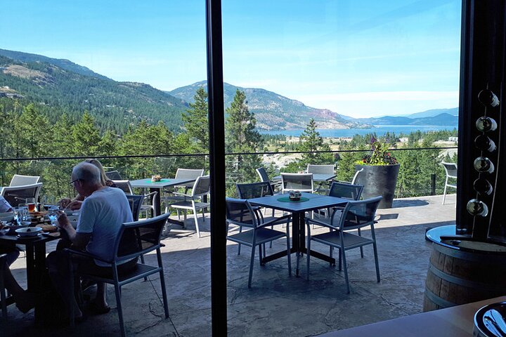Kelowna or West Kelowna Afternoon Sightseeing Wine Tour