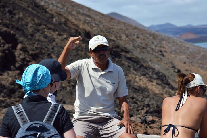 4-Day Wildlife Tour in Santa Cruz Island