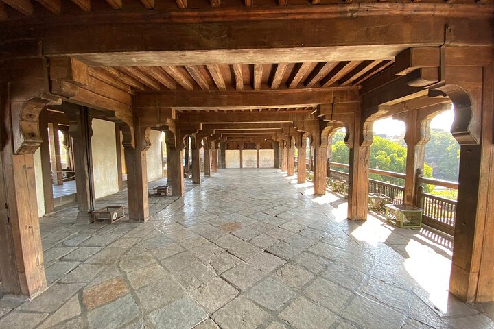 Pune Walking Tour with a Punekar