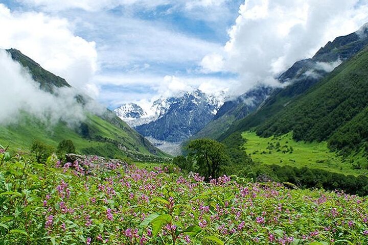 Valley of Flowers and Hemkund Trek- Banbanjara