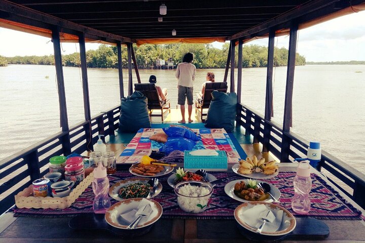 2Ns Orangutan Kelotok Tour in Tanjung Puting Kalimantan - Borneo