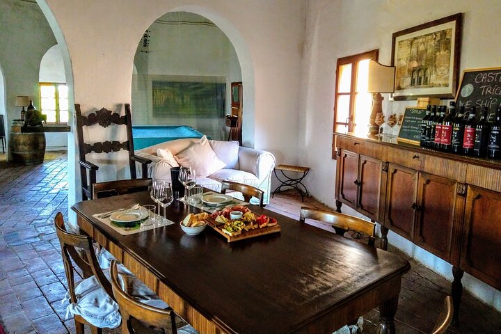 Montalcino: Brunello Wine Tasting & Lunch in a Tuscan Castle