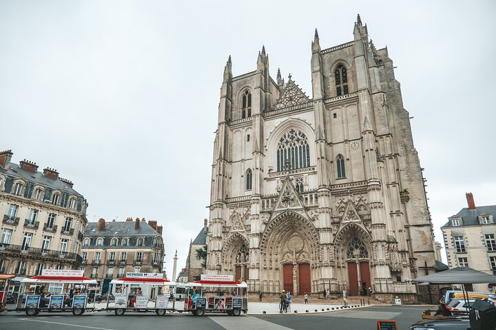 Nantes Private Walking Tour with a Local