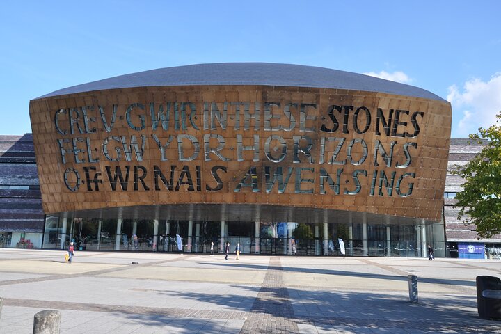 Cardiff Private Walking Tour with a Local