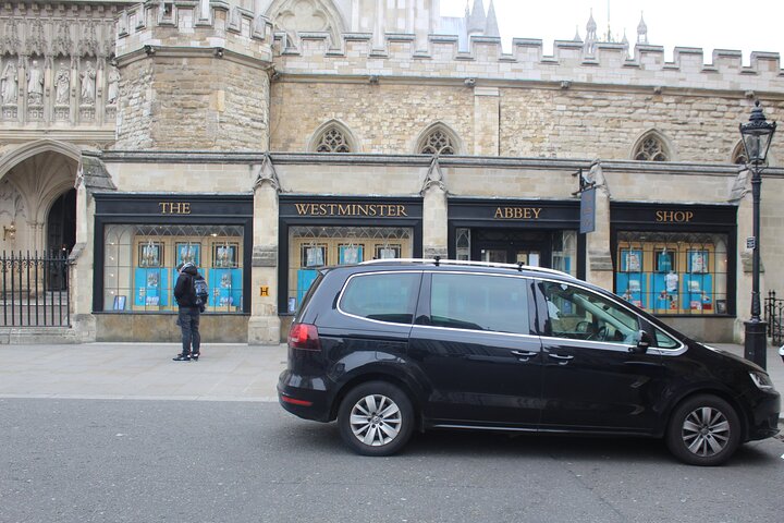 Private Pre Cruise Excursion Transfer London to Southampton Port Via Stonehenge