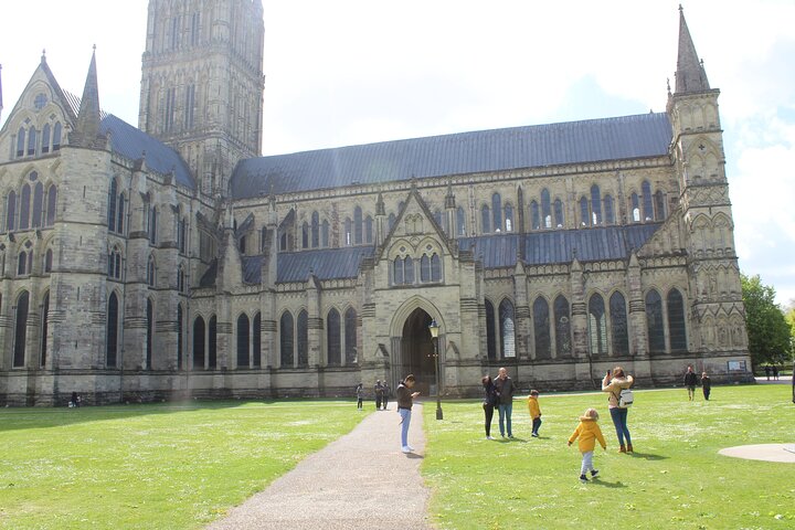Southampton Cruise port to London Via Stonehenge & Windsor castle