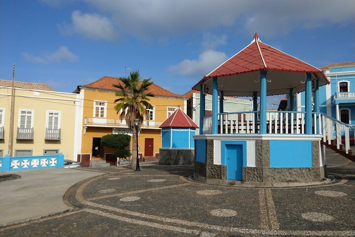 Discover the Sobrados of São Filipe