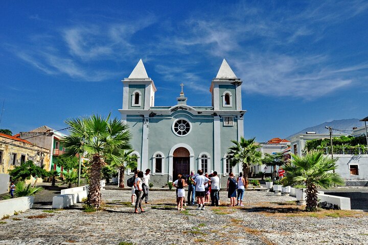 Discover the Sobrados of São Filipe