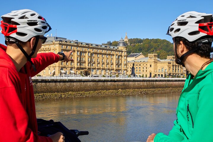 San Sebastian E-bike trour: Basque History and Cultural.