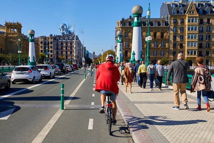 San Sebastian E-bike trour: Basque History and Cultural.